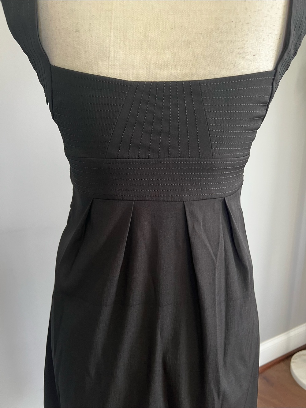 White House Black Market Bubble Hem Dress - Picture 5 of 9